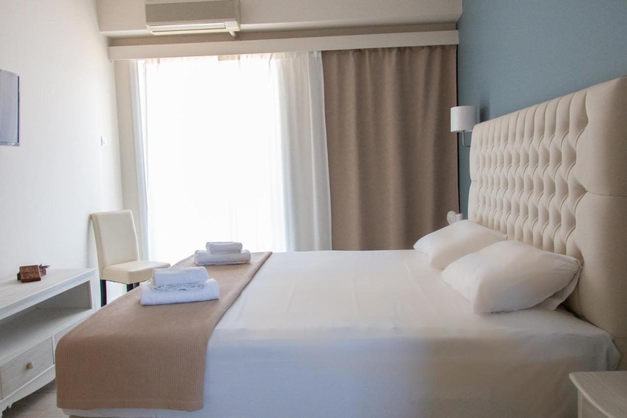Helen Hotel Pórosz Kültér fotó
