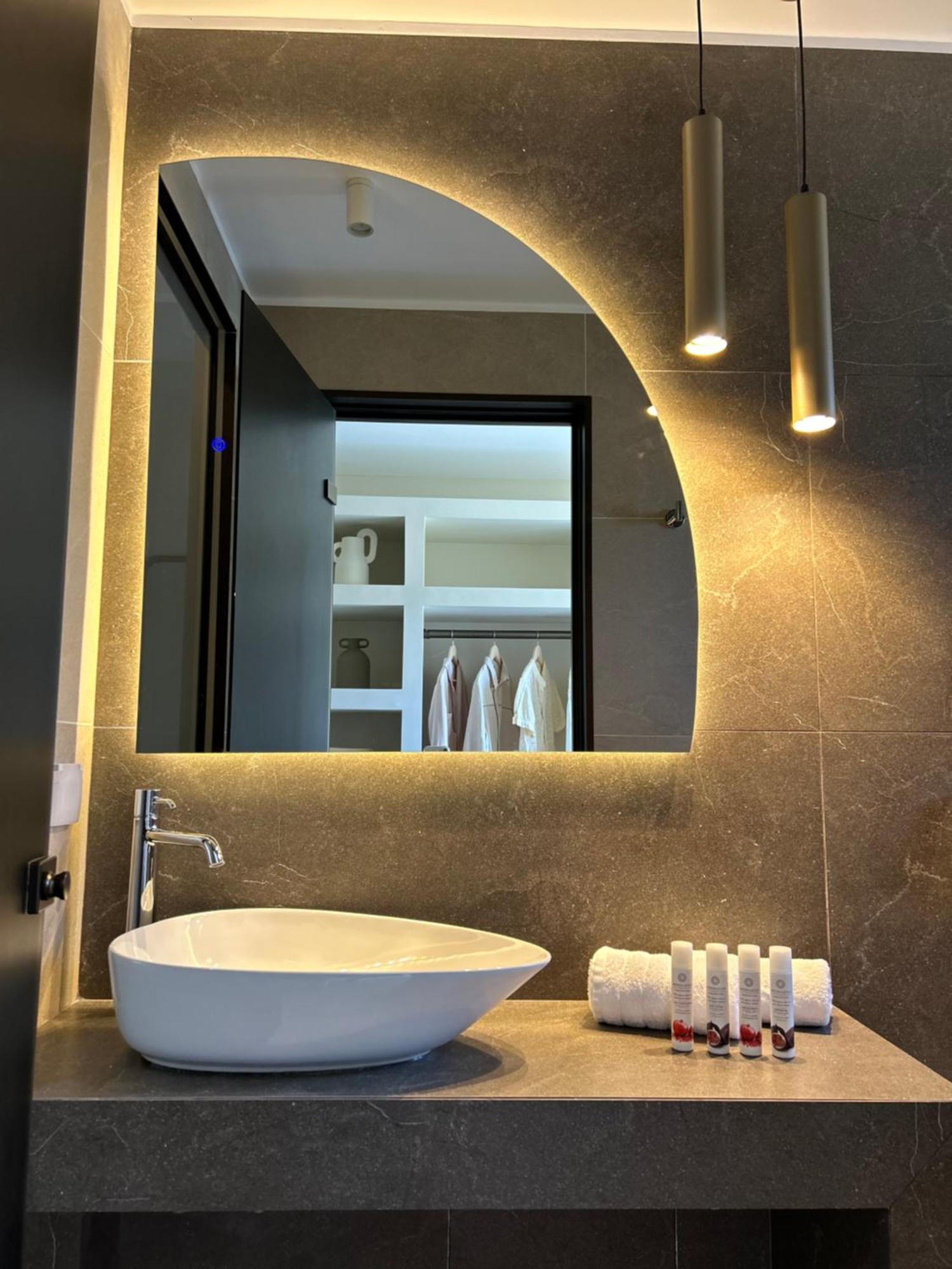 Helen Hotel Pórosz Kültér fotó