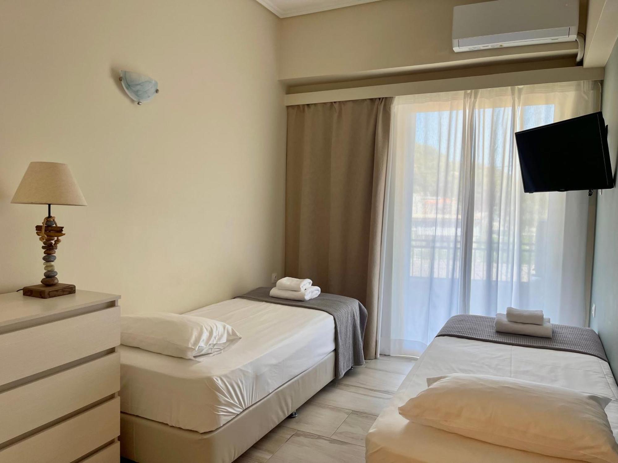 Helen Hotel Pórosz Kültér fotó