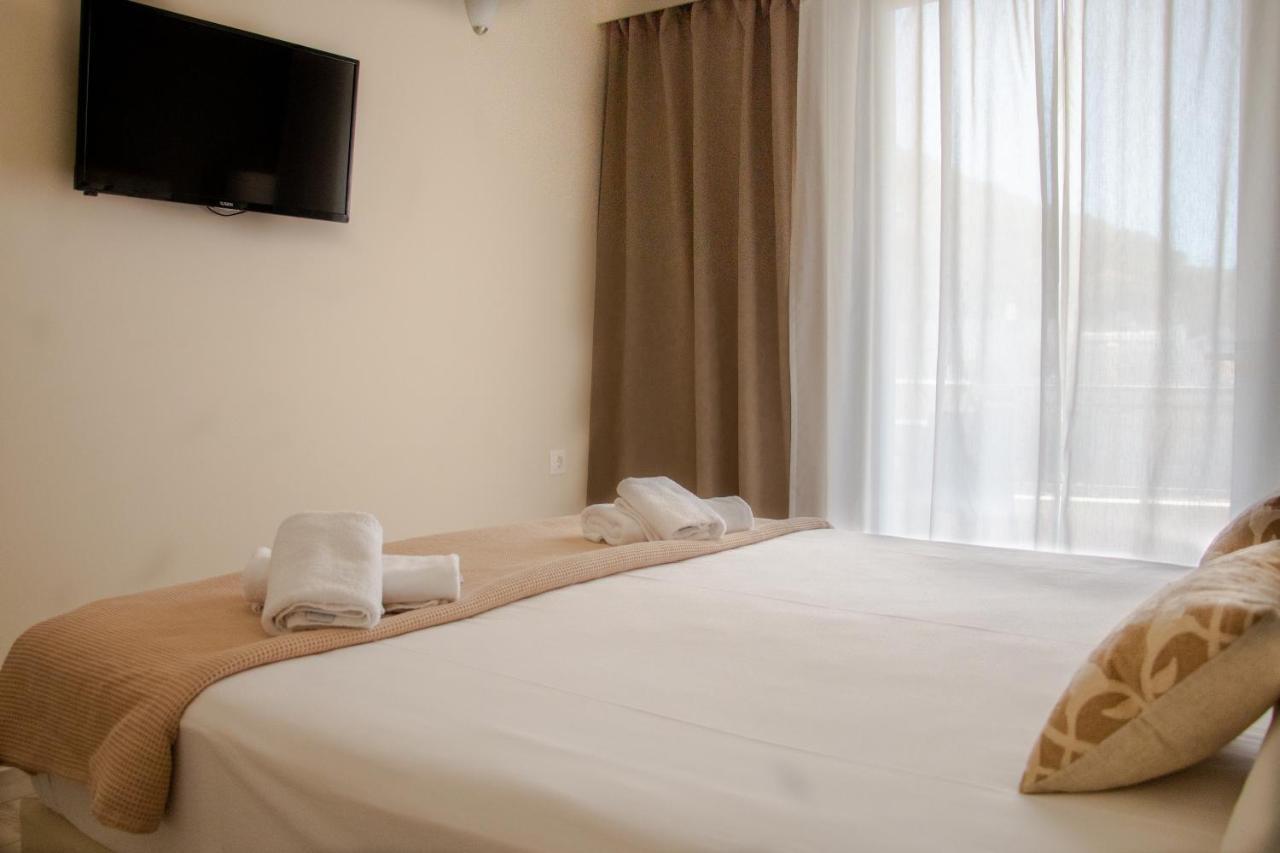 Helen Hotel Pórosz Kültér fotó